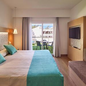 Universal Aparthotel Elisa